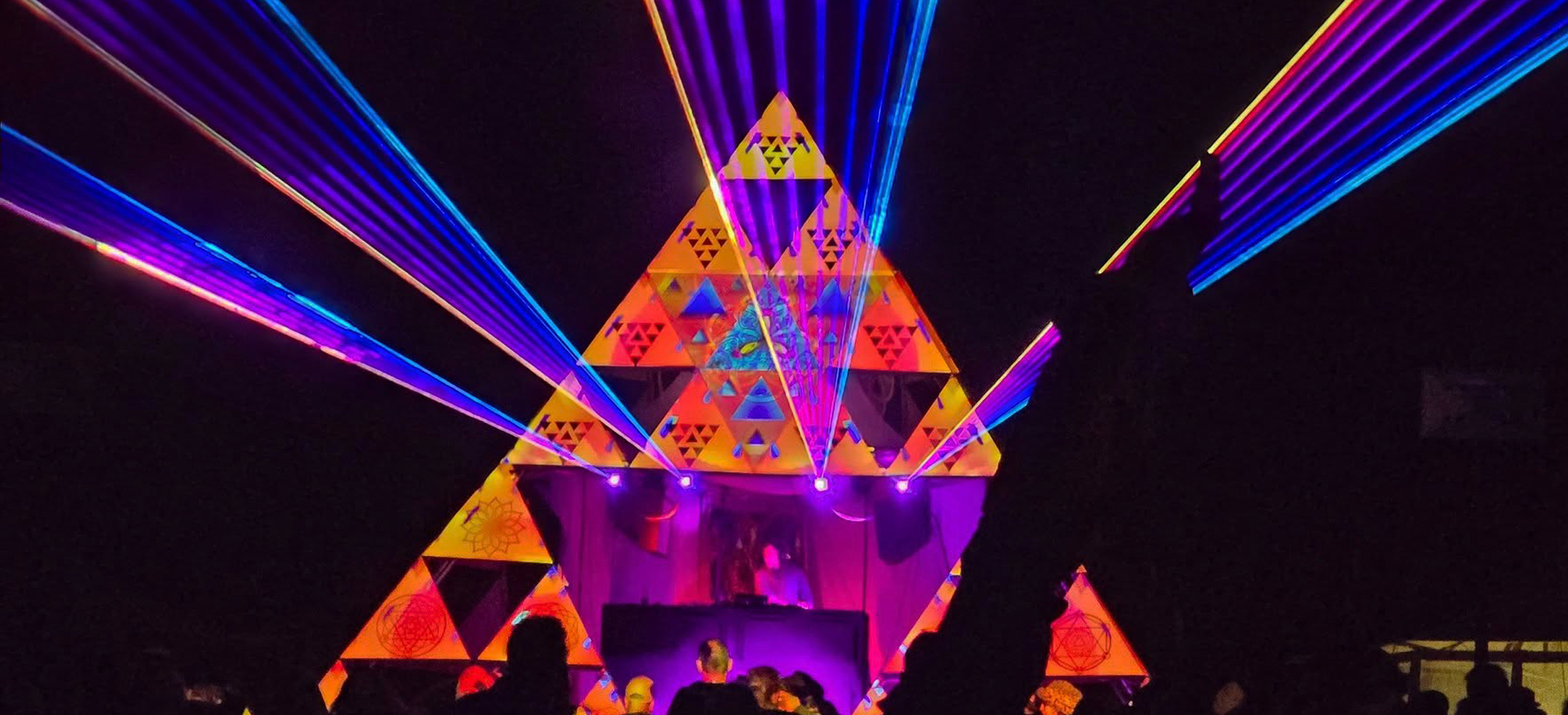 The Wizard's Pyramid Stage